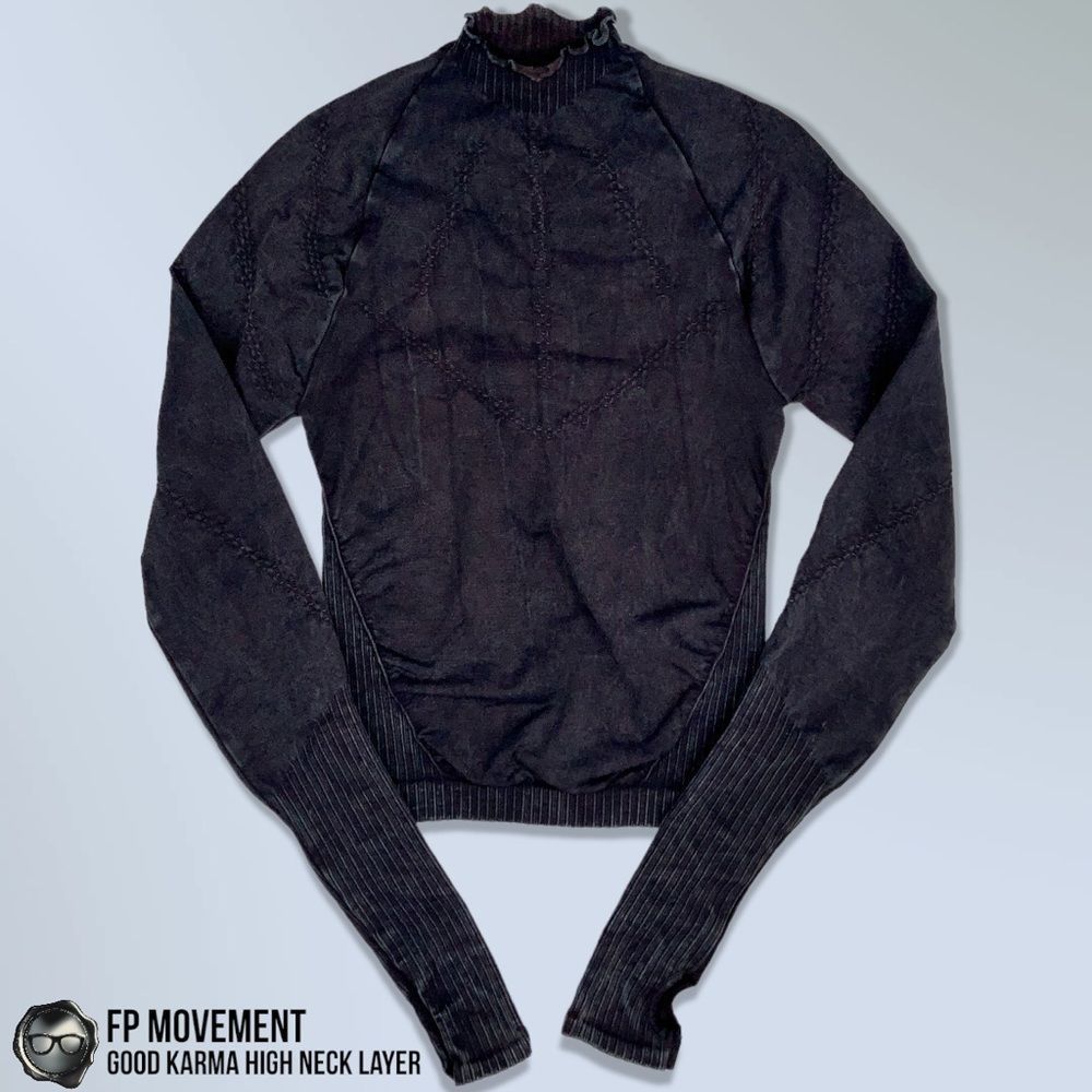 FP MOVEMENT GOOD KARMA HIGH NECK LAYER TOP IN WASHED BLACK COMPRESSIVE WORKOUT - Picture 12 of 13